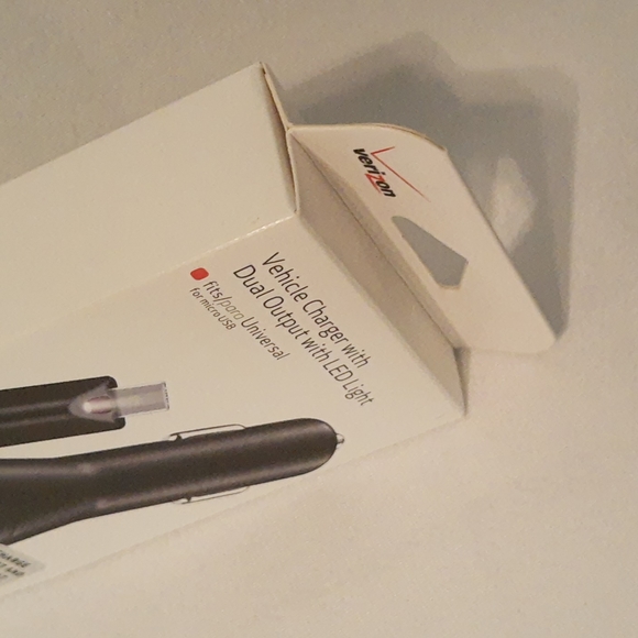 Verizon Micro USB Car Charger with dual output and LED Light NIP SEALED - Picture 6 of 10
